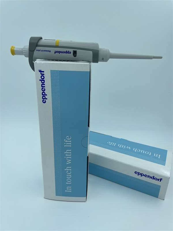 Eppendorf Research? plus 基本型 單道, 可調量程 100 – 1,000 μL, 藍色 不帶 epT.I.P.S.? Box